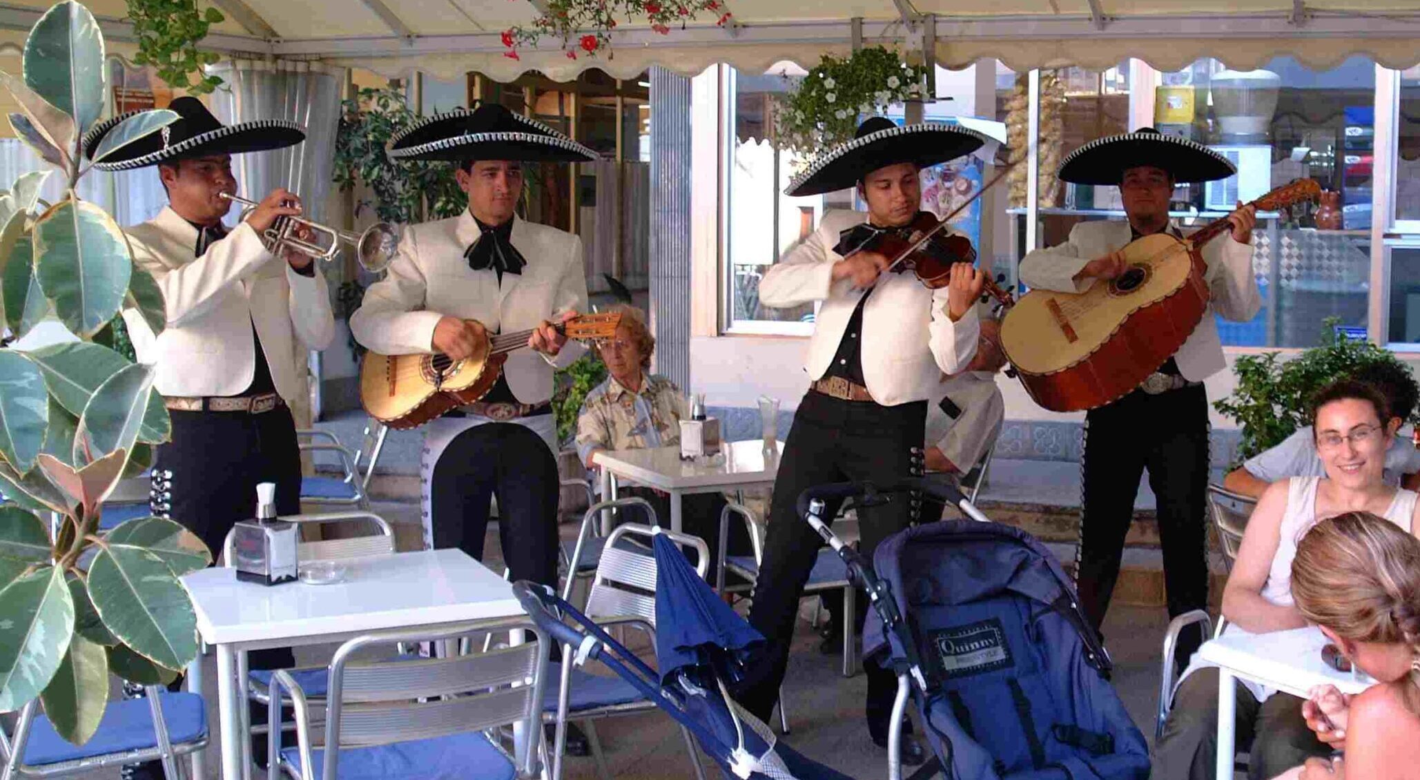 Mariachis Barcelona Serenata